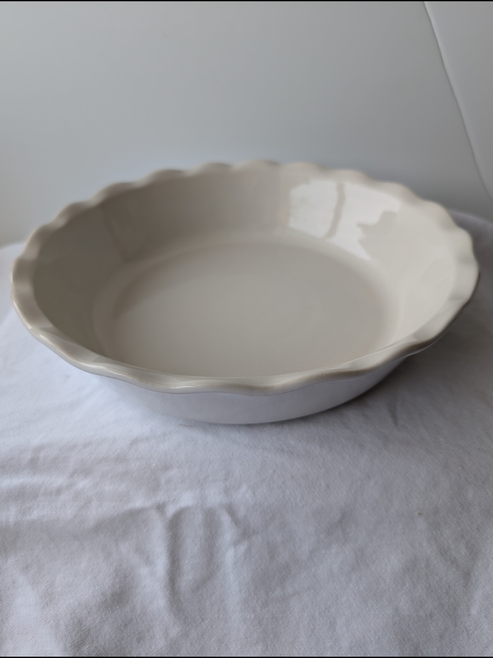 Emile Henry Cream Ceramic Pie Dish Scalloped Rim